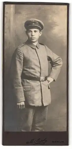 Fotografie M. Appel, Berlin, Portrait Soldat in Uniform mit Schulterklappe 1