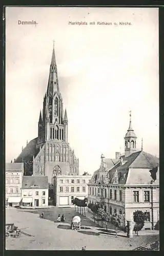 AK Demmin, Marktplatz mit Rathaus und Kirche