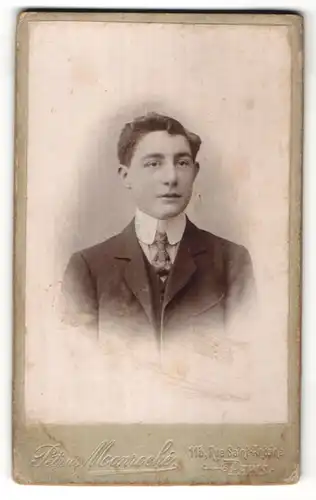 Fotografie Pétrus Monroché, Paris, Portrait eleganter junger Mann
