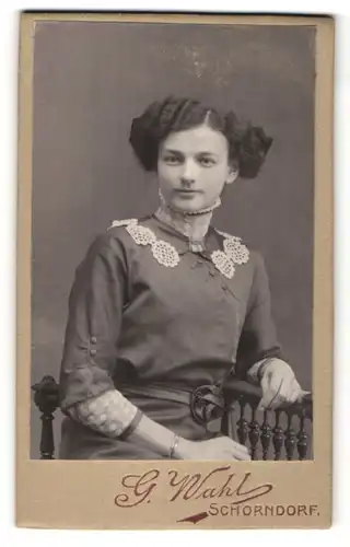 Fotografie G. Wahl, Schorndorf, Portrait Fräulein mit Hochsteckfrisur