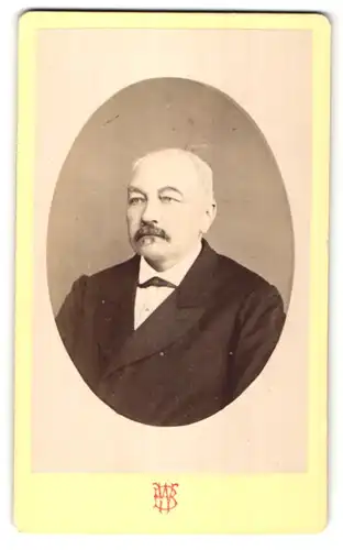 Fotografie W. Bienmüller, Nice, Portrait Herr mit Oberlippenbart