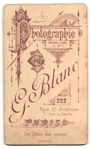 Fotografie G. Blanc, Paris, Portrait junger dunkelhaariger Mann mit Oberlippenbart im Jackett