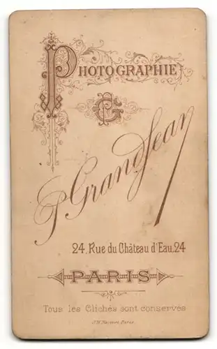 Fotografie P. Grandjean, Paris, Portrait junger mann mit Bürstenhaarschnitt