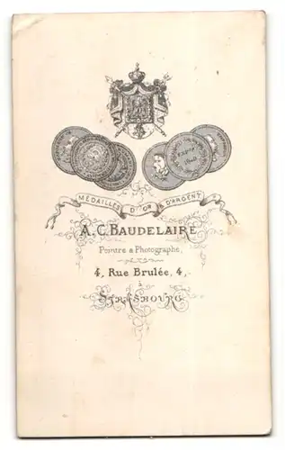 Fotografie A. C. Baudelaire, Strasbourg, Portrait betagte Dame mit zeitgenöss. Kopfbedeckung