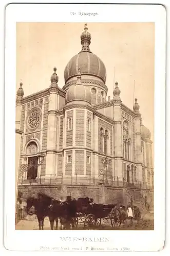 Fotografie J. F. Stiehm, Berlin, Ansicht Wiesbaden, Partie an der Synagoge