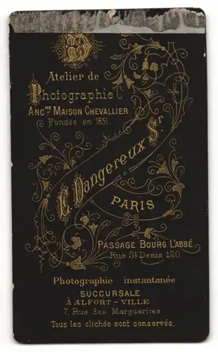 Fotografie E. Dangereux Sr., Paris, Portrait Herr mit Vollbart im Anzug mit Querbinder