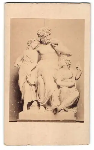 Fotografie F. & O. Brockmann, Dresden, Figurengruppe von Johannes Schilling, Der Abend
