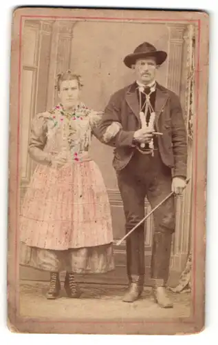 Fotografie Paar in ländlicher Tracht