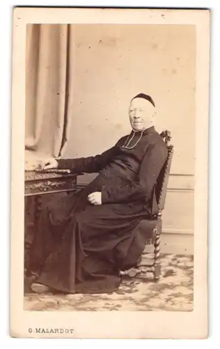 Fotografie G. Malardot, Metz, Portrait kathol. Geistlicher