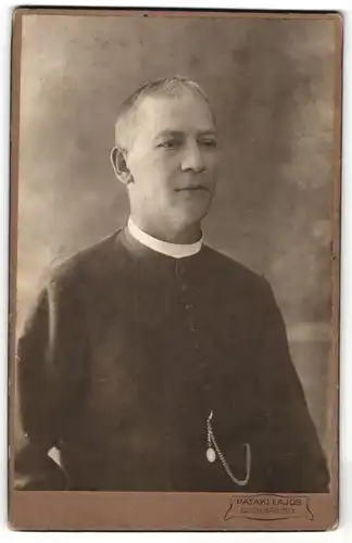 Fotografie Pataki Lajos, Szombathely, Portrait Geistlicher in Ornat