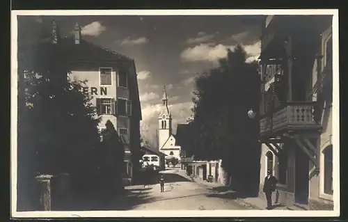 AK Igls, Hauptstrasse mit Kirche