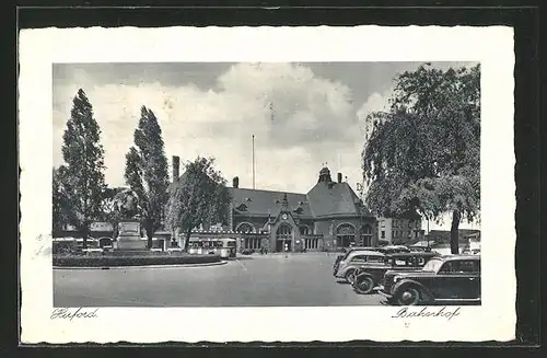 AK Herford, Bahnhof mit Denkmal