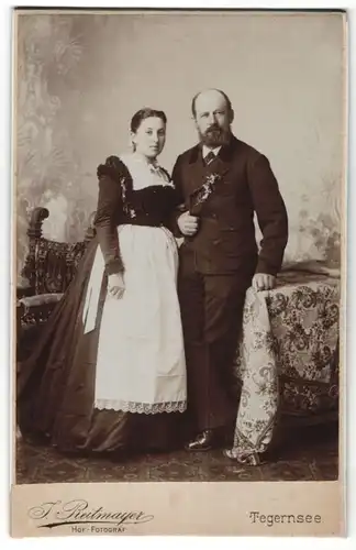 Fotografie J. Reitmayer, Tegernsee, Portrait junge Maid und älterer Herr