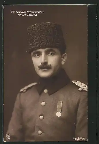 AK Kriegsminister der Türkei Enver Pascha in Uniform