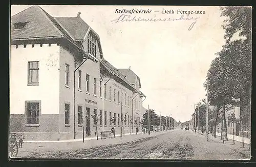 AK Szekesfehervar, Deák Ferenc-utca, Strassenpartie