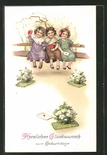 Präge-AK Herzlichen Glückwunsch zum Geburtstage, drei Mädchen mit Blumen auf einer Bank sitzend, davor Blumen
