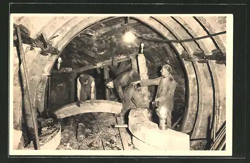 AK Bergbau, Arbeiter im Stollen