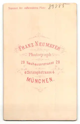 Fotografie Franz Neumayer, München, Portrait Herr mit zeitgenöss. Frisur