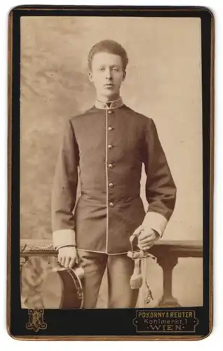 Fotografie Pokorny & Reuter, Wien, Portrait junger Soldat in Uniform