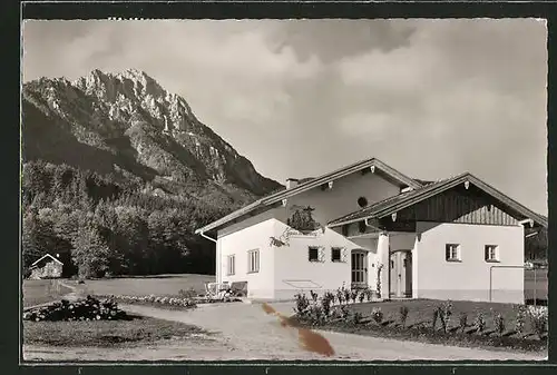 AK Piding-Urwies / Obb., Blick auf Hotel-Pension Josef Braun mit Alpenmassiv, Waldweg 6
