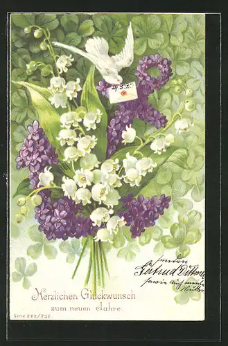 Präge-AK Kleine Brieftaube mit Anker aus Veilchen und Maiglöckchenstrauss, Blumenbild