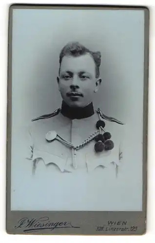 Fotografie J. Wiesinger, Wien, Portrait österr, Soldat in Uniform