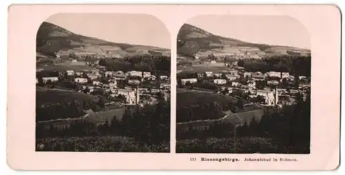 Stereo-Fotografie Fotograf unbekannt, Ansicht Johannisbad / Böhmen, Ansicht der Ortschaft im Riesengebirge