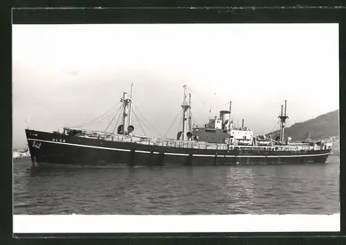 Fotografie Frachtschiff Olga voll beladen mit Holz