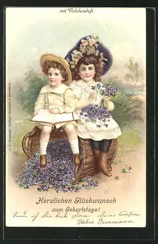 Duft-AK Zwei Mädchen sitzen auf einem Korb mit Veilchen