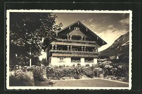 AK Oberstdorf, Hotel Haus Elisabeth vom Garten her gesehen