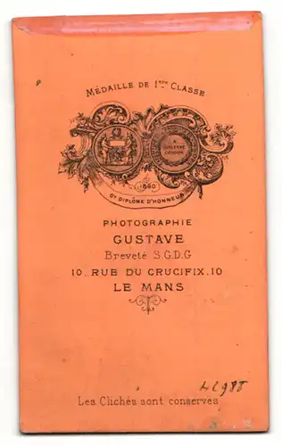 Fotografie Gustave, Le Mans, Portrait kleines Mädchen in Kleidchen