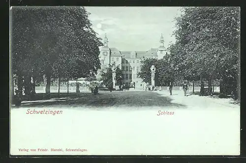 Mondschein-AK Schwetzingen, Am Eingang zum Schloss