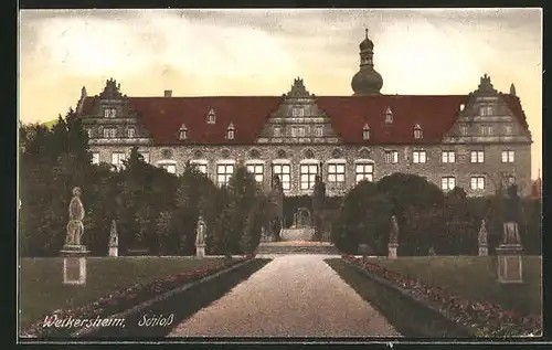 AK Weikersheim, in der Auffahrt zum Schloss