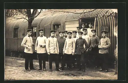 AK Lockstedt, Soldaten und Baracke im Lockstedter Lager