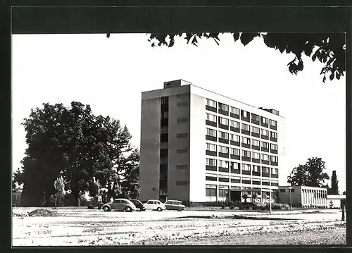 AK Karlovac, Blick auf ein Hochhaus