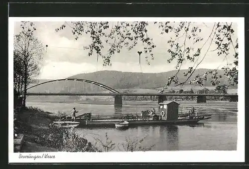 AK Beverungen /Weser, Blick zur Fähre und Brücke