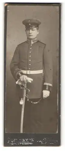 Fotografie Ernst Eichgrün, Potsdam, Portrait Unteroffizier eines Garde-Regiments