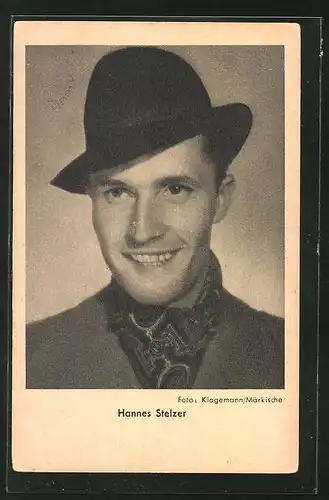 AK Schauspieler Hannes Stelzer mit Hut lächelnd