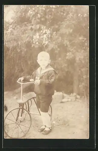 AK Junge im Matrosenanzug mit Dreirad