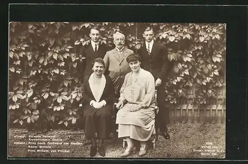 AK Kaiserin Hermine, geb. Reuss, Kronprinczessin Cecilie, Prinz Louis Ferdinand, Kaiser Wilhelm und Prinz Wilhelm