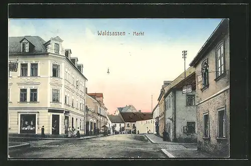 AK Waldsassen, Strasse am Markt mit Geschäften