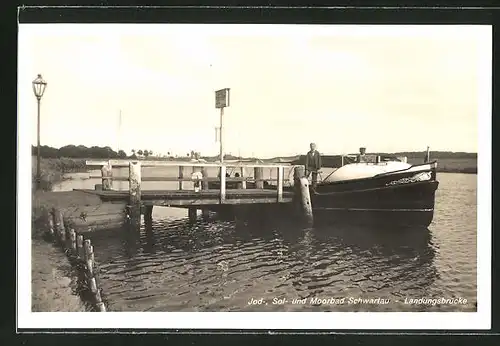 AK Schwartau, Partie mit Landungsbrücke und Boot