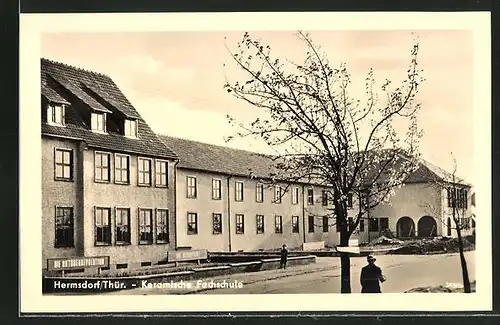 AK Hermsdorf / Thür., Partie vor der Keramischen Fachschule