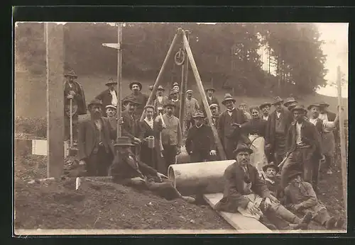 Foto-AK Strassenbau, Bauarbeiter auf Baustelle