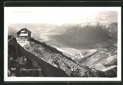 AK Kellerjochhütte mit Blick ins Tal