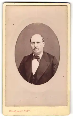 Fotografie Gallas ainé, Chartres, Portrait bürgerlicher Herr in Anzug