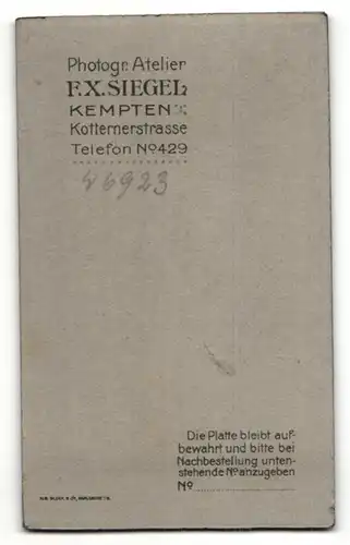 Fotografie F. X. Siegel, Kempten, Portrait junger Herr in Anzug