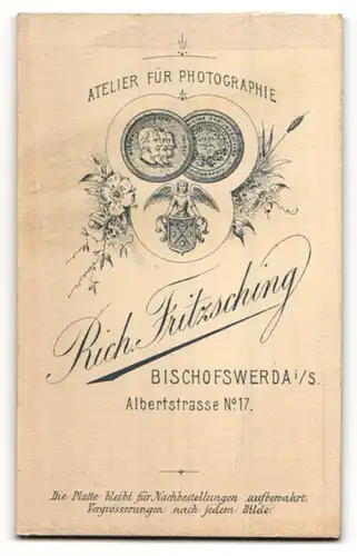 Fotografie Rich. Fritzsching, Bischofswerda i/S, Portrait Kleinkind in Leibchen