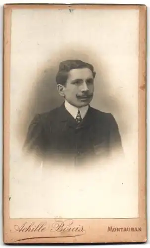 Fotografie Achille Bouis, Montauban, Portrait Herr in Anzug