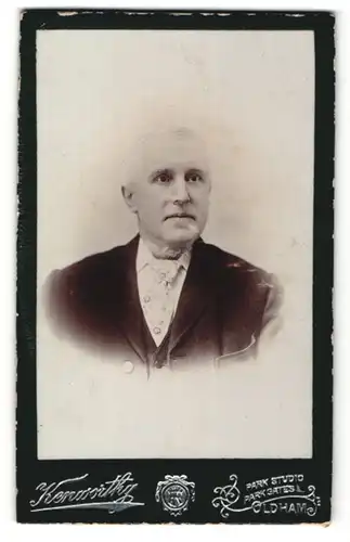 Fotografie Kenworthy, Oldham, Portrait betagter bürgerlicher Herr